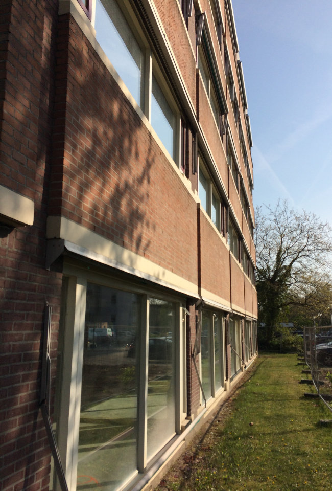 constructiebedrijf de groot project 37 balkons in Hoorn voor het strippen